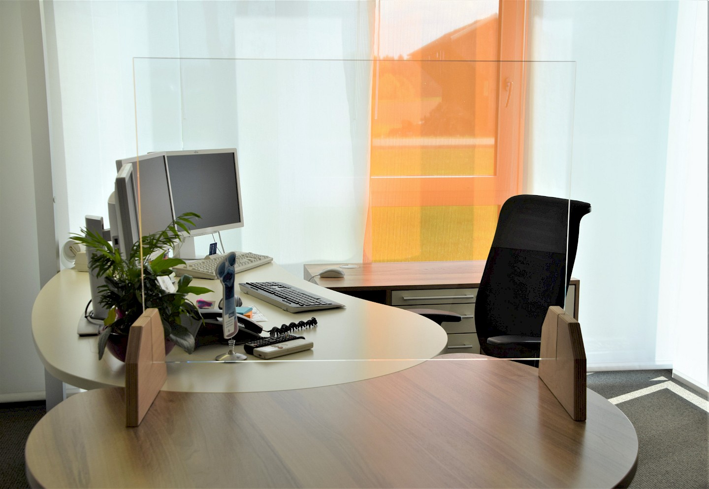 Neu und exklusiv: Spuckschutz von MAHL