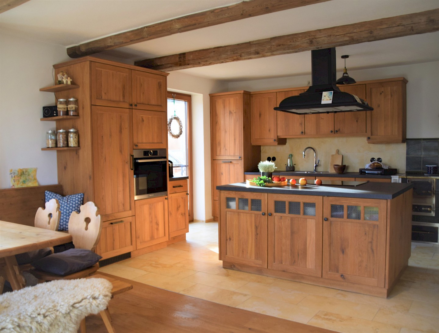 Gemütlicher Landhausstil in Eiche Astholz